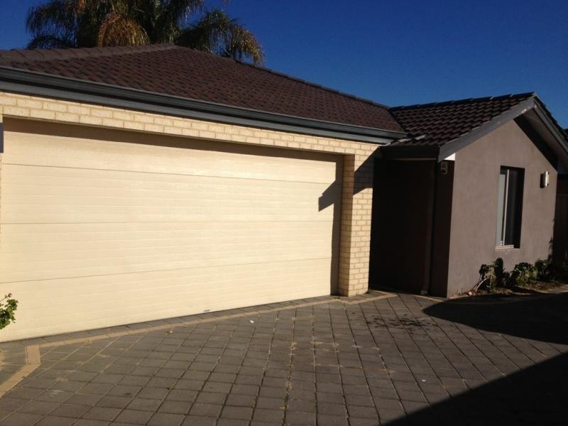 11b Loxwood Road, Balga WA 6061