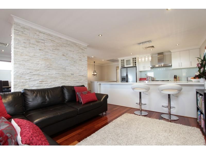 14 Seascape View, Yangebup WA 6164