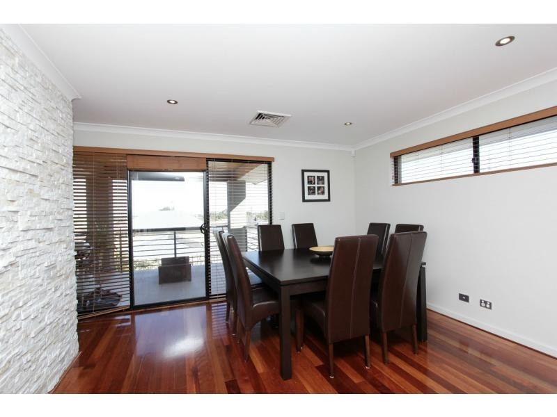 14 Seascape View, Yangebup WA 6164