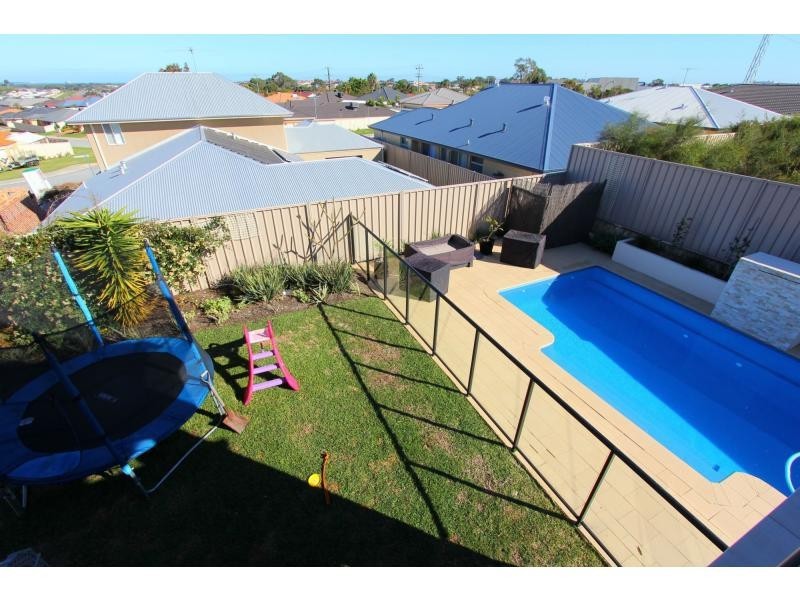 14 Seascape View, Yangebup WA 6164