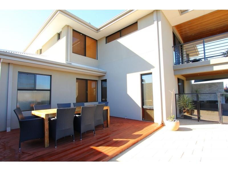 14 Seascape View, Yangebup WA 6164