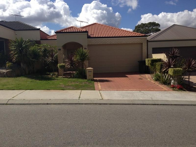 12 Traminer Way, Pearsall WA 6065