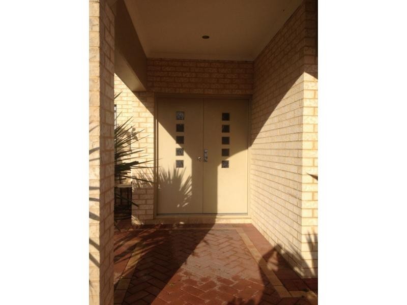 12 Traminer Way, Pearsall WA 6065