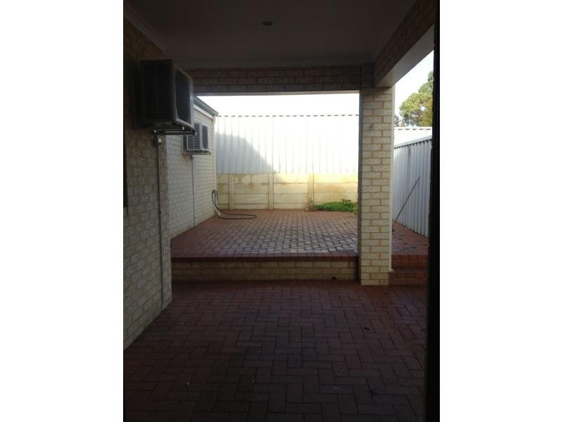 12 Traminer Way, Pearsall WA 6065