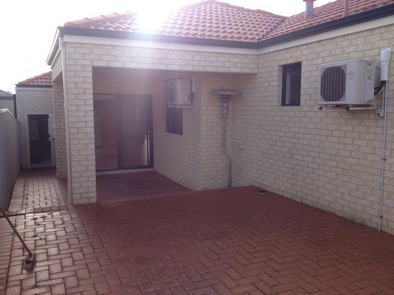 12 Traminer Way, Pearsall WA 6065