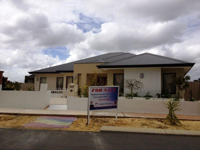 20 Carnelian Parkway, Caversham WA 6055