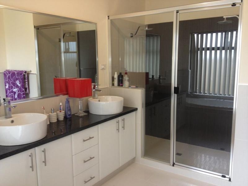 20 Carnelian Parkway, Caversham WA 6055