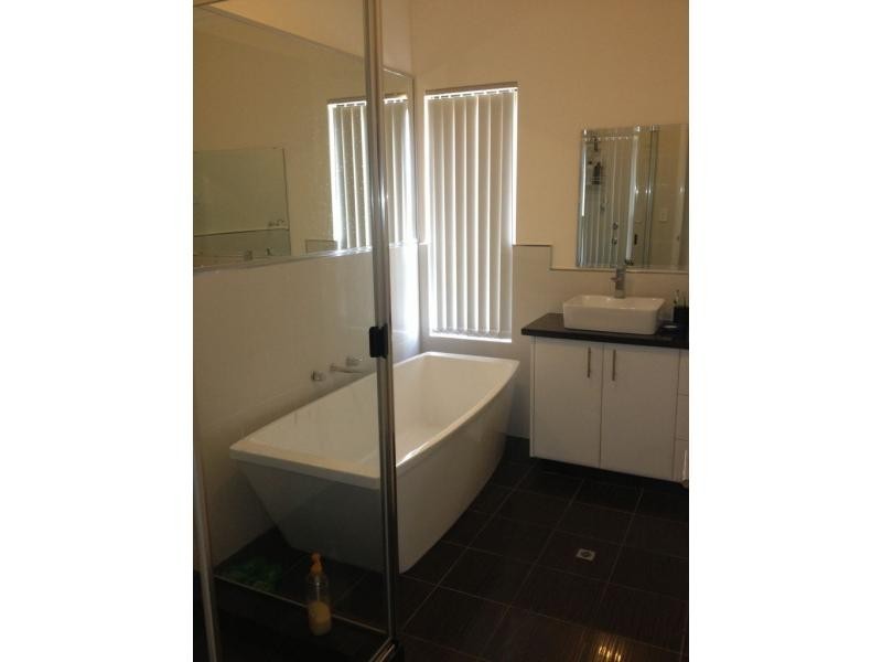 20 Carnelian Parkway, Caversham WA 6055