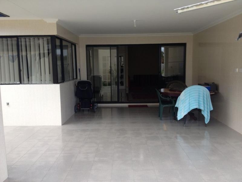 20 Carnelian Parkway, Caversham WA 6055