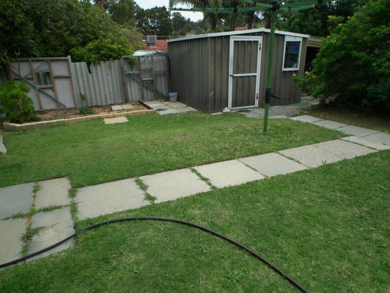 13 Currajong Crescent, Craigie WA 6025