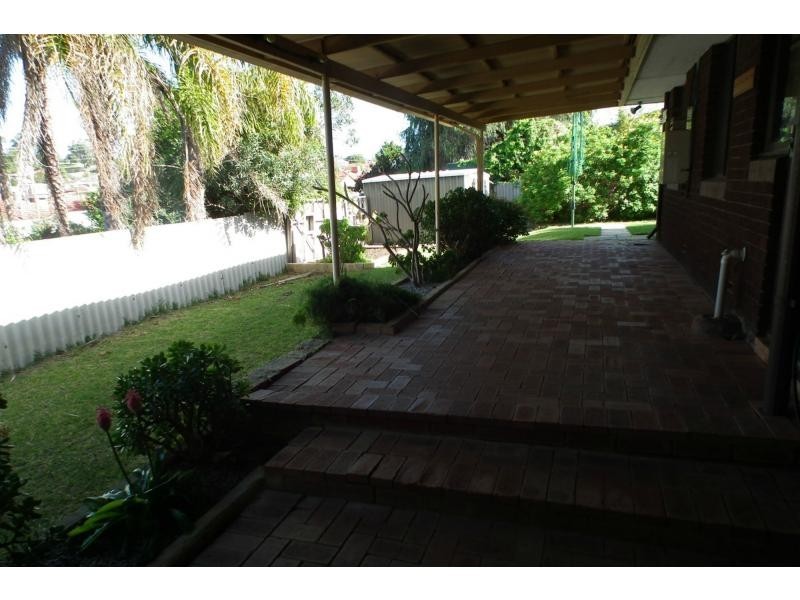 13 Currajong Crescent, Craigie WA 6025