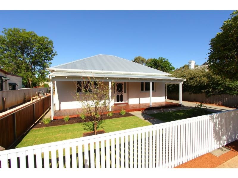 10 Chatham Road, Woodbridge WA 6056