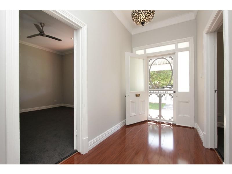 10 Chatham Road, Woodbridge WA 6056