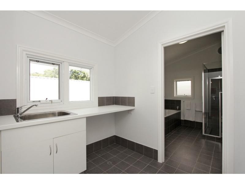 10 Chatham Road, Woodbridge WA 6056