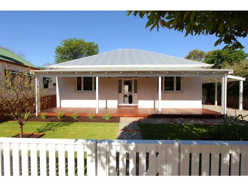 10 Chatham Road, Woodbridge WA 6056