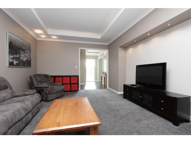 19 Tindale Crescent, Aveley WA 6069