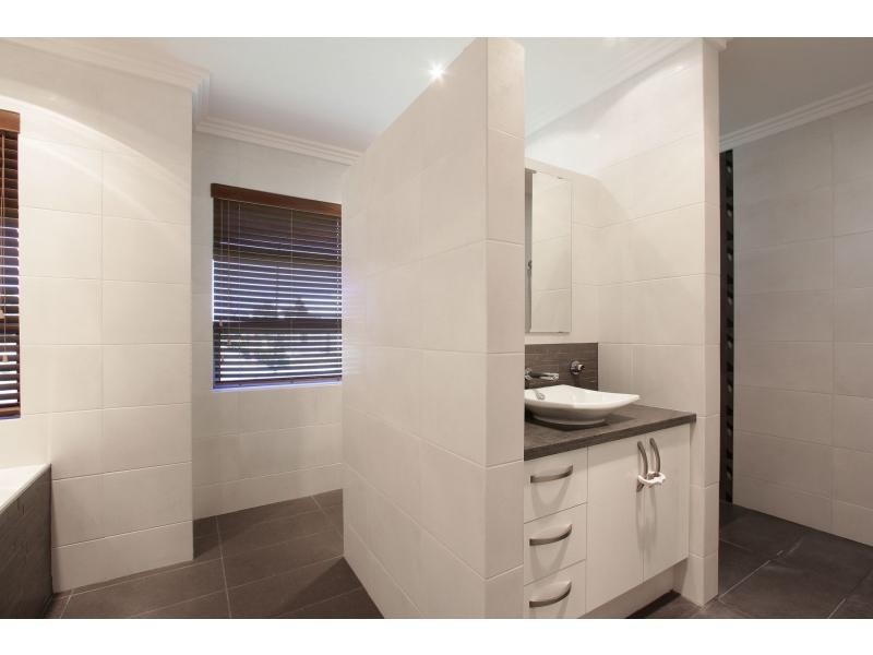 19 Tindale Crescent, Aveley WA 6069