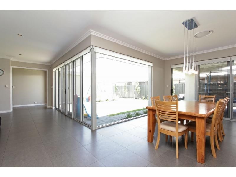 19 Tindale Crescent, Aveley WA 6069