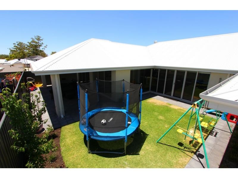 19 Tindale Crescent, Aveley WA 6069