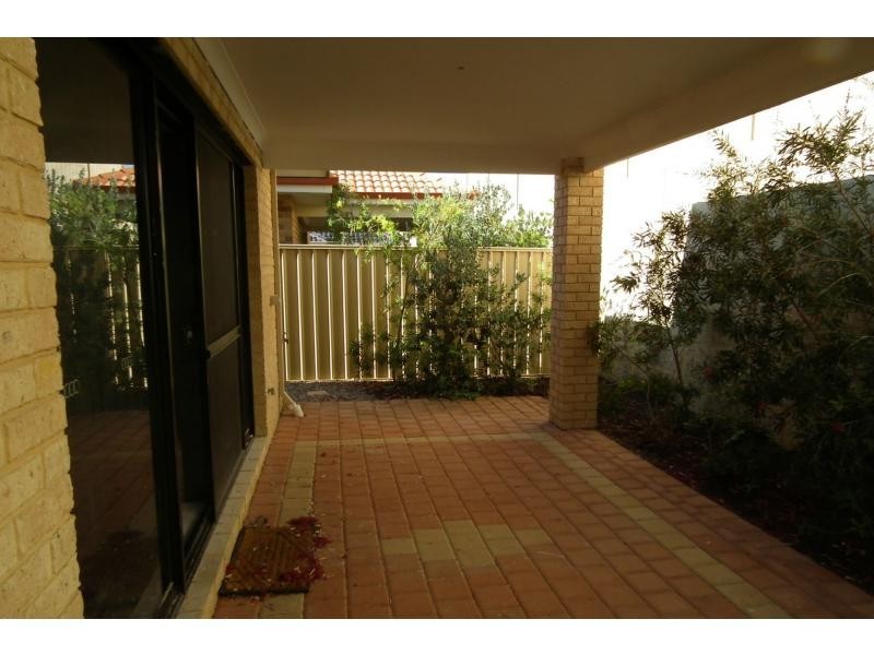 26A Sacramento Parade, Hocking WA 6065