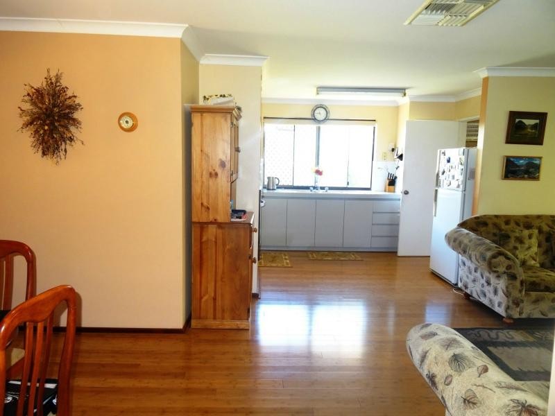 28 HYDRANGEA PLACE, Alexander Heights WA 6064