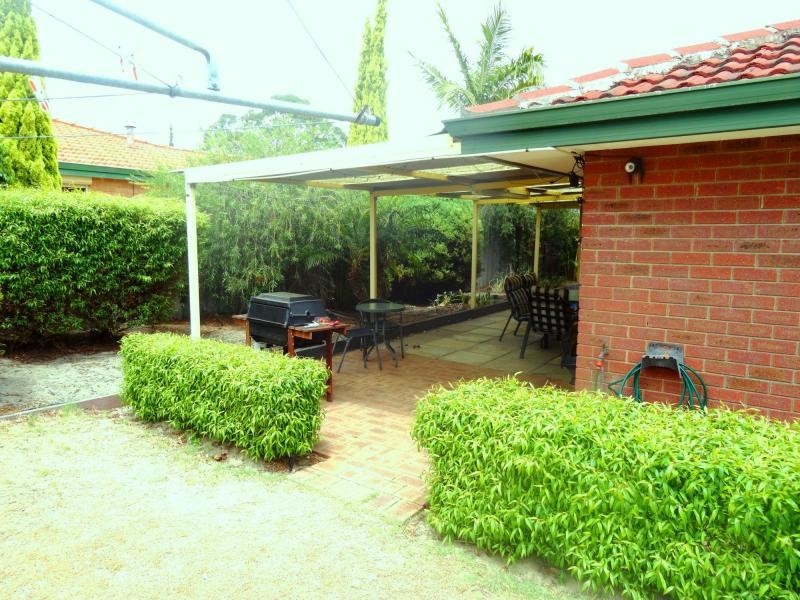 28 HYDRANGEA PLACE, Alexander Heights WA 6064