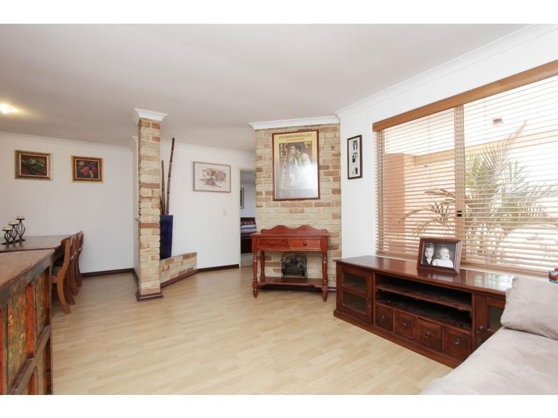 11 Woodleigh Gardens, Ballajura WA 6066