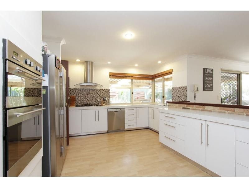 11 Woodleigh Gardens, Ballajura WA 6066