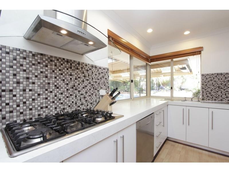 11 Woodleigh Gardens, Ballajura WA 6066