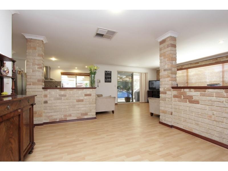 11 Woodleigh Gardens, Ballajura WA 6066