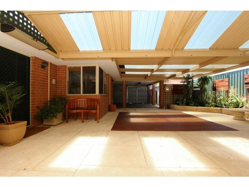 11 Woodleigh Gardens, Ballajura WA 6066