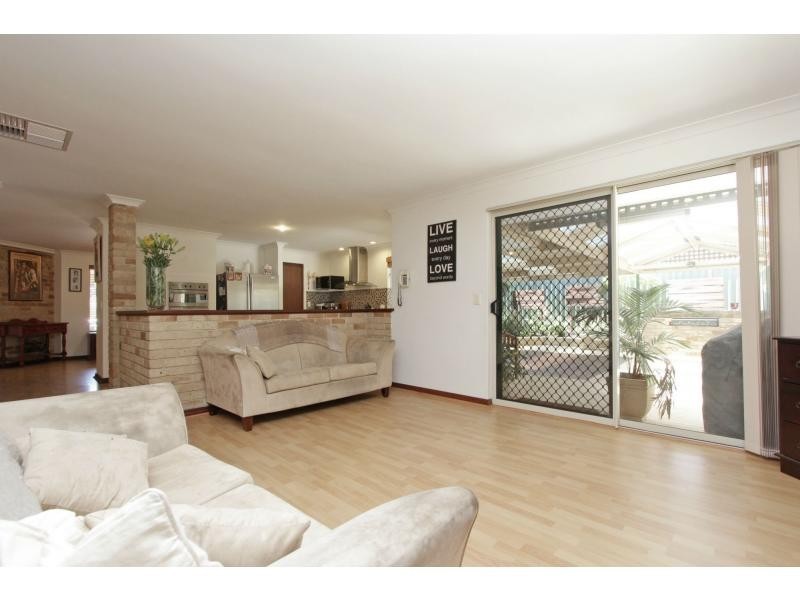 11 Woodleigh Gardens, Ballajura WA 6066