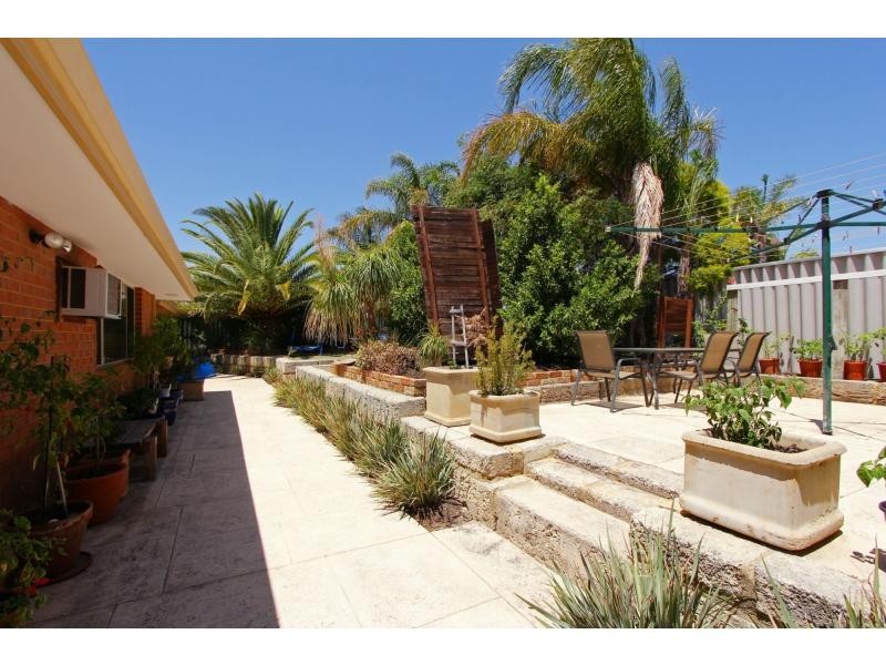 11 Woodleigh Gardens, Ballajura WA 6066