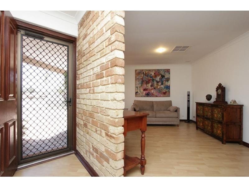 11 Woodleigh Gardens, Ballajura WA 6066