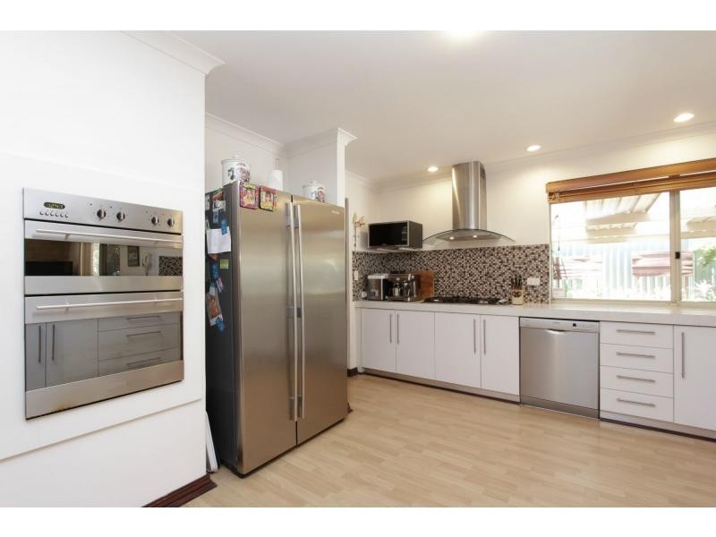 11 Woodleigh Gardens, Ballajura WA 6066