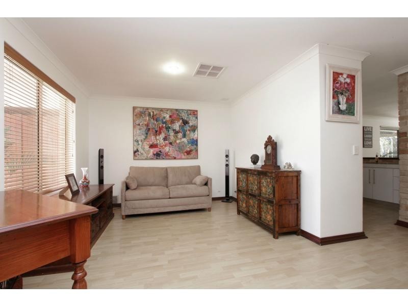 11 Woodleigh Gardens, Ballajura WA 6066