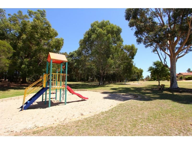 11 Woodleigh Gardens, Ballajura WA 6066