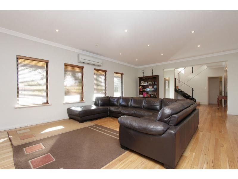 39 Wynne Street, Hazelmere WA 6055