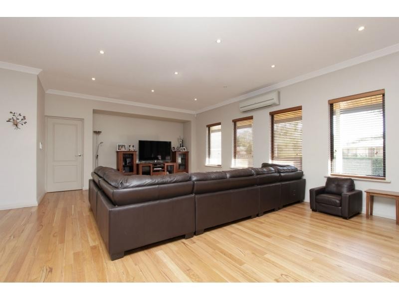 39 Wynne Street, Hazelmere WA 6055