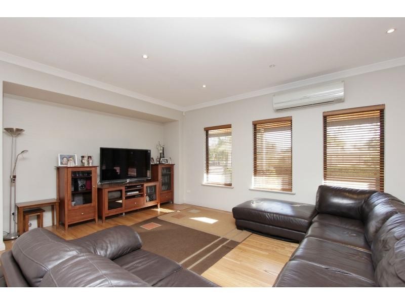 39 Wynne Street, Hazelmere WA 6055