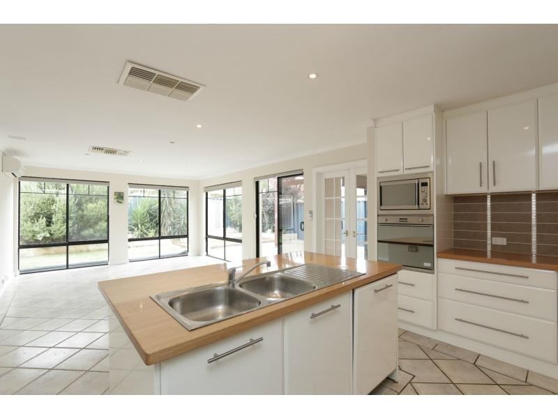 3 Dandy Place, Bayswater WA 6053