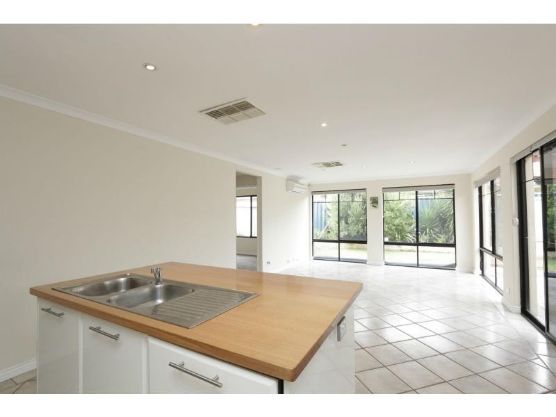 3 Dandy Place, Bayswater WA 6053