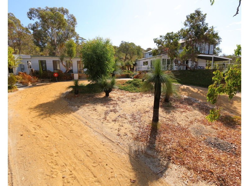 178 Searle Drive, Clackline WA 6564