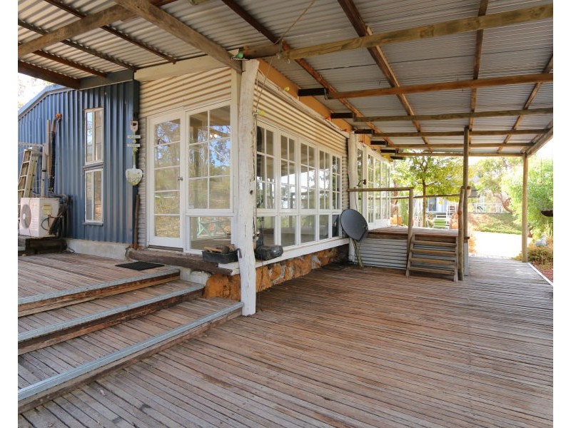 178 Searle Drive, Clackline WA 6564