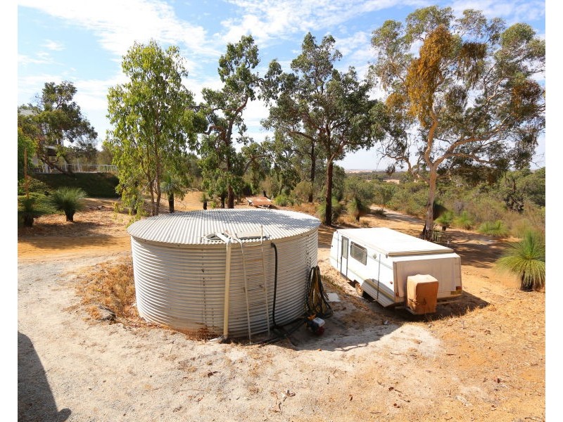 178 Searle Drive, Clackline WA 6564