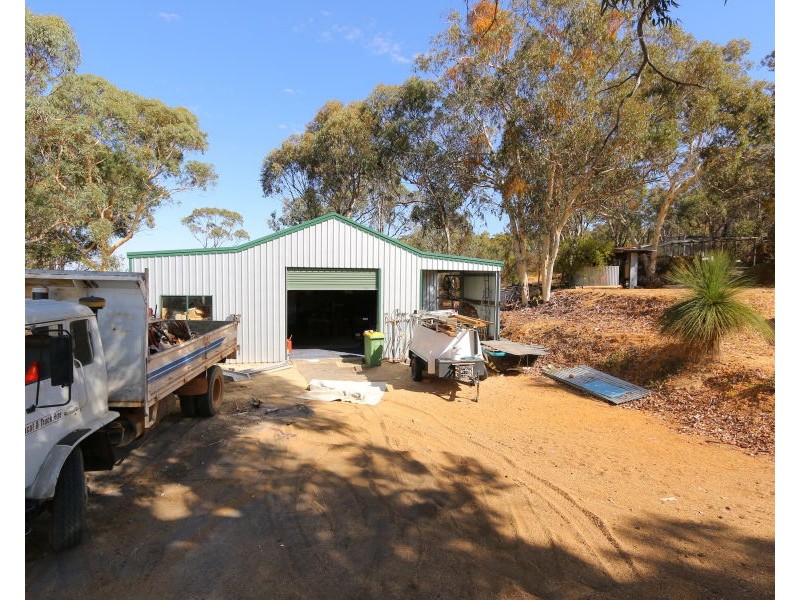 178 Searle Drive, Clackline WA 6564