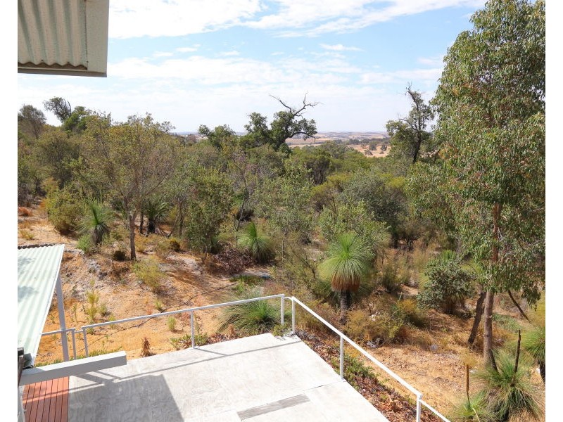 178 Searle Drive, Clackline WA 6564