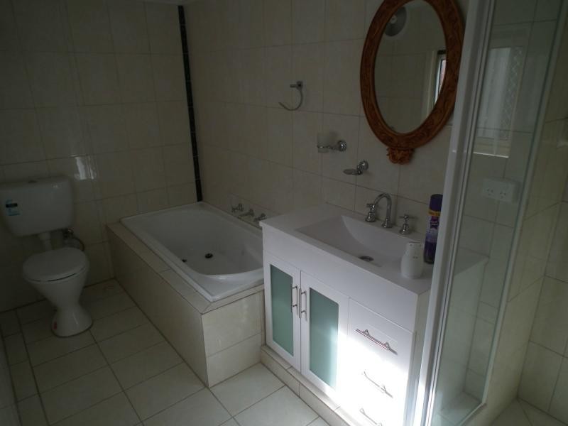 4 Endeavour Road, Hillarys WA 6025