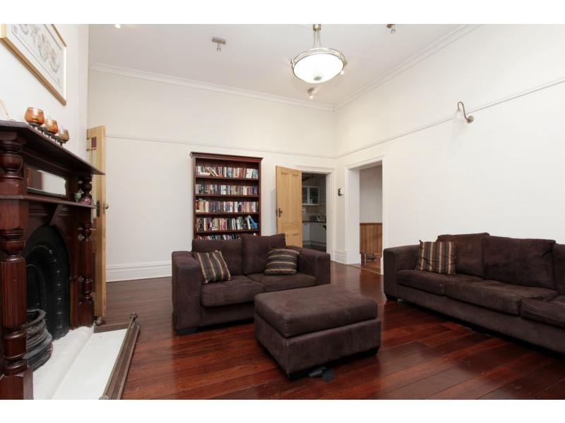 4 Quebec Road, Woodbridge WA 6056