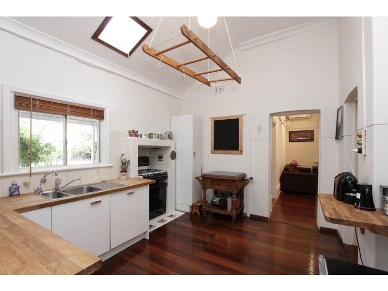 4 Quebec Road, Woodbridge WA 6056